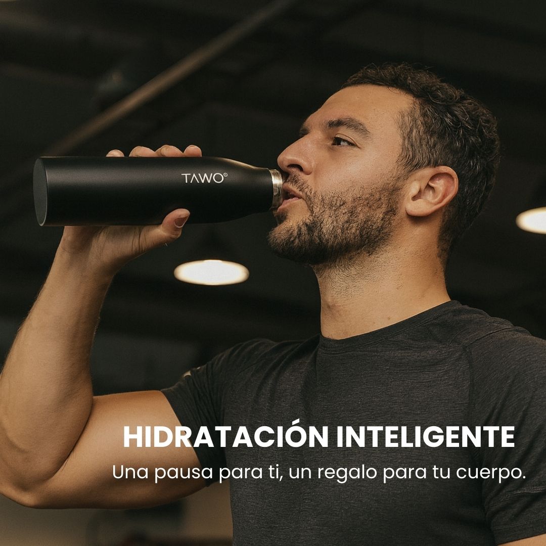 Botella de Agua Inteligente UV Tawo 750 ml Autolimpiante Negra con Recordatorio de Hidratación– Elimina el 99.9% de virus y bacterias